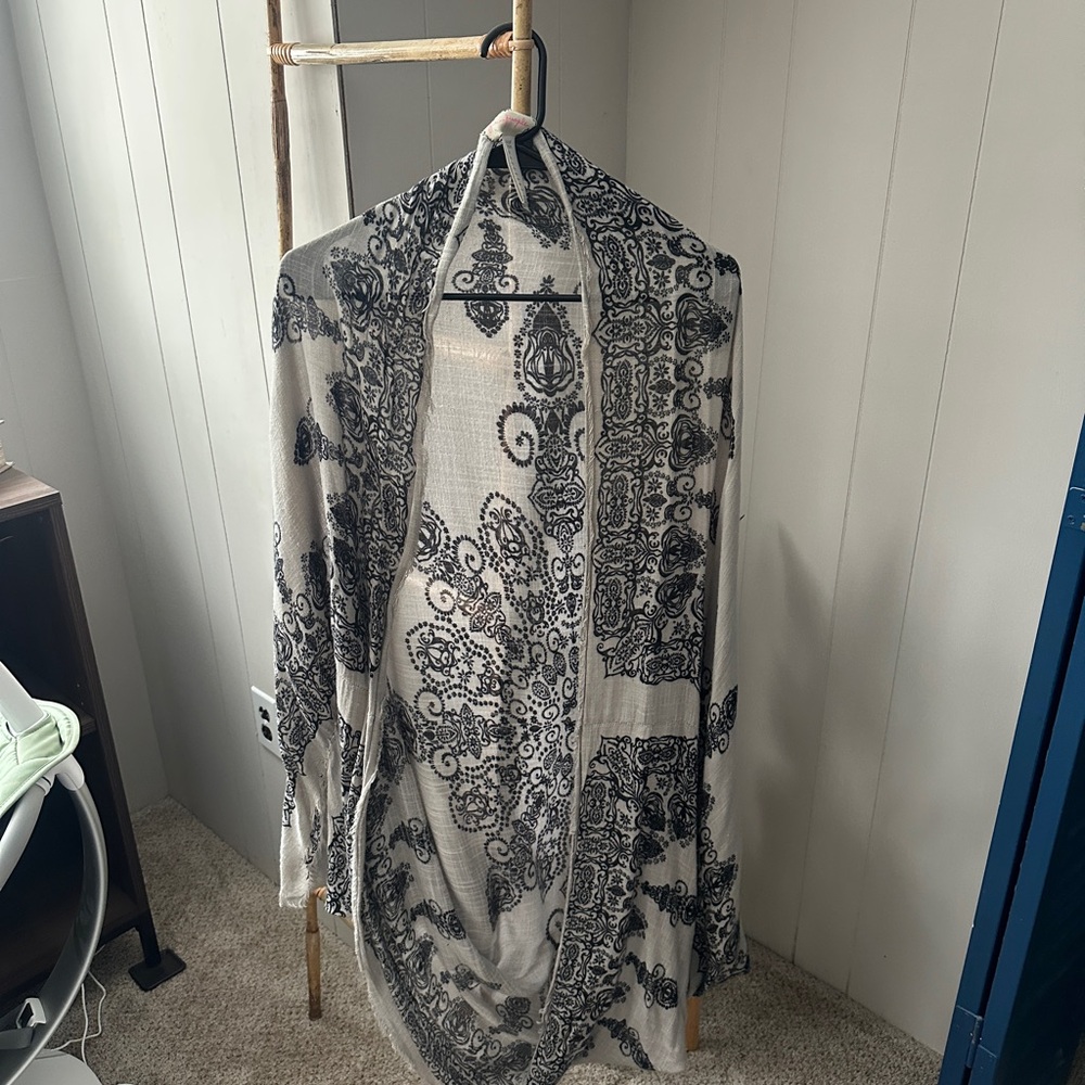 Free People black and white paisley print kimono-style cardigan One Size